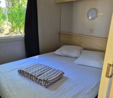 Auxy House | Le mobile home est dans le pré