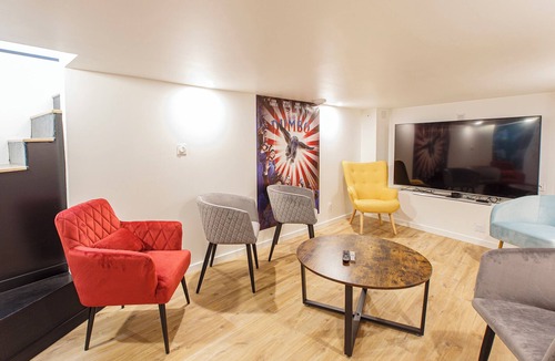 Laval House | Le Movie - Proche gare - 3 chambres