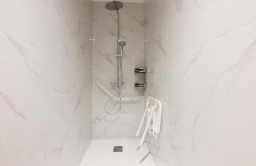 Condette House | Le Naturiste Loft with Jacuzzi