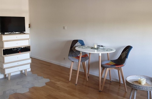 Ozoir-la-Ferriere Apartment | Le Paon, warm and quiet between Paris and Disneyland