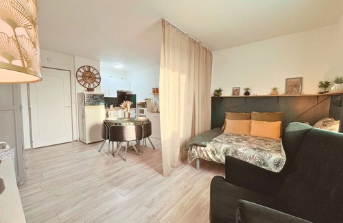 Margny-les-Compiegne Apartment | Le Petit Margny by Your Sweet Loc