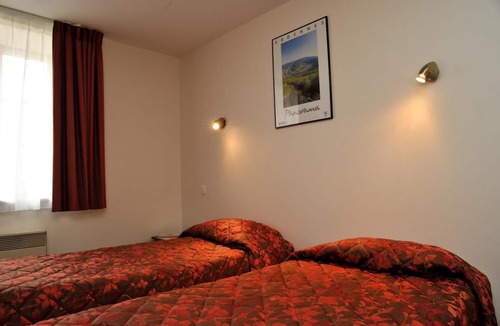Launois-sur-Vence Hotel | Le Val de Vence