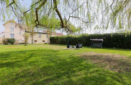 Gisors Apartment | Le Vexin - Two Bedroom Apartment, Sleeps 5