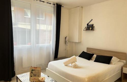 Calais Apartment | Le Worker 1