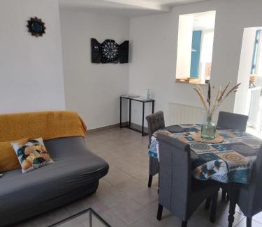 Arrest House | Les hirondelles