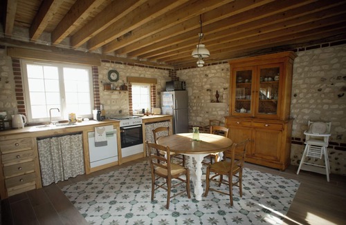 Poses Other | Les Jardins de Félicie. FarmHouse near Lac and Seine.
