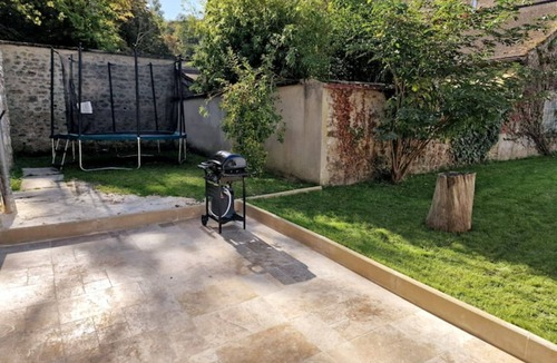 Arthies House | Les Jardins de Rosie