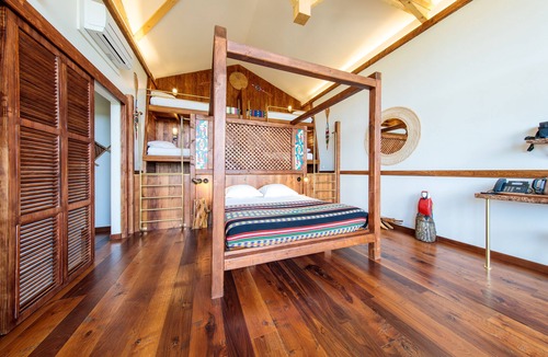 Crecy-en-Brie Hotel | Les Lodges - Parrot World