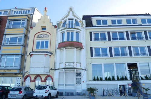 Malo-les-Bains Apartment | "Les pieds dans l'eau Malo plage bord et digue de mer Dunkerque