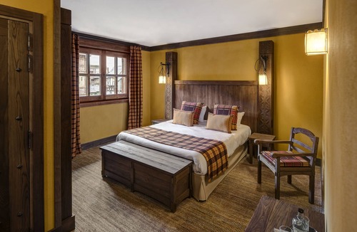 Plailly Hotel | Les Quais de Lutèce