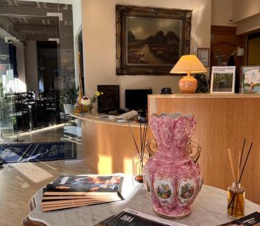 Givet Hotel | Les Reflets Jaunes