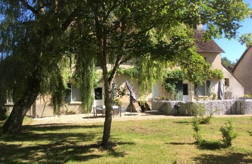 Jars House | Les Ruellés, a renovated former farmhouse in a green setting