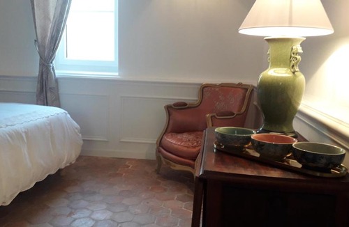 Cormeilles-en-Vexin Bed & Breakfast | Les Salons Fleuris
