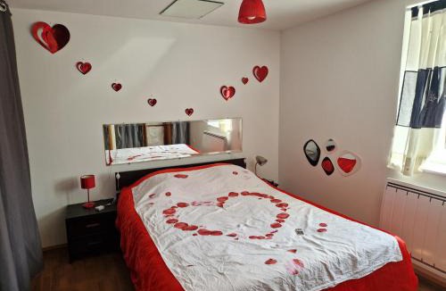Begnecourt Apartment | Les Sens Ciel Séjour cocooning pour deux avec ambiance romantique