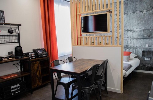 Clermont-Ferrand Apartment | * Les Suites aux Étoiles *