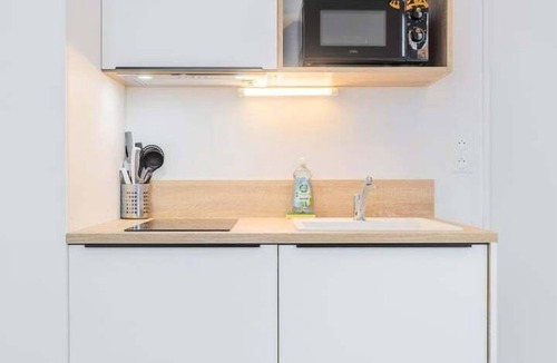 Lille Centre Ville Apartment | Lille Saint-Michel: Fully-equipped studio