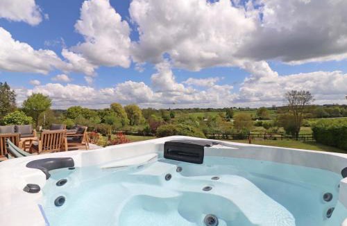 Saint-Germain-de-Clairefeuille House | Longère avec spa, tennis privé et recharge électrique - FR-1-497-221
