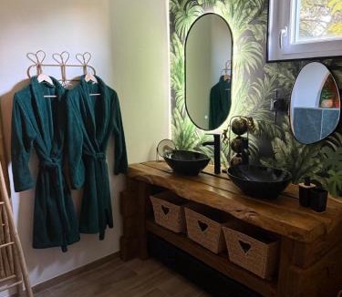 Nanteuil-les-Meaux Bed & Breakfast | Lodge de la Jungle avec Spa