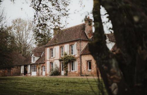 Saint-Antonin-de-Sommaire Bed & Breakfast | Lodges de la Ferme de la Chaise