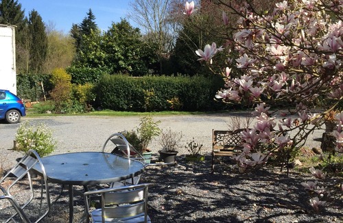 Conde-sur-lʼEscaut Cottage | lodging of the hermitage (stage) Maurice and Claudie accomodate you in a frame