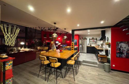 Mont d'Arene Apartment | Loft Spa Reims-fr 250m2 privatifs, piscine intérieure chauffée, spa et parking