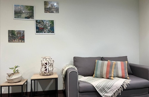 Stains Apartment | Logement Cosy Sécurisé, Situé Près du Stade de France Baptisé