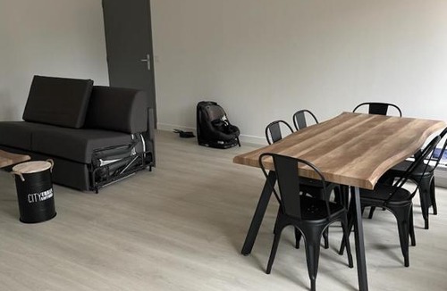Fontaine-sur-Ay House | Logement du centre equestre du val d'or
