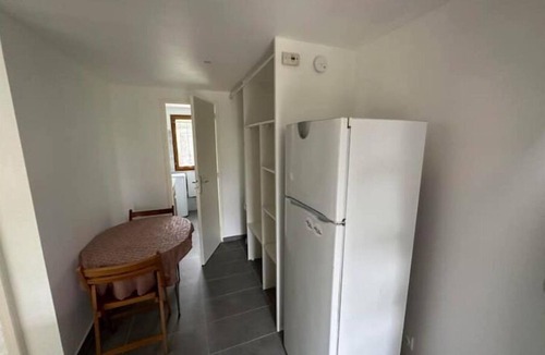 Buchelay Apartment | Logement Entier : T2 Avec Jardin, Parking Privé