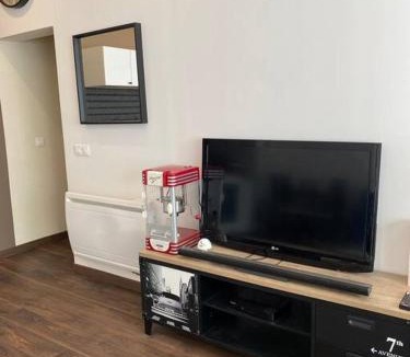 Sannois Apartment | Logement moderne, dans mon jardin, près de Paris et stade de France avec place de stationnement