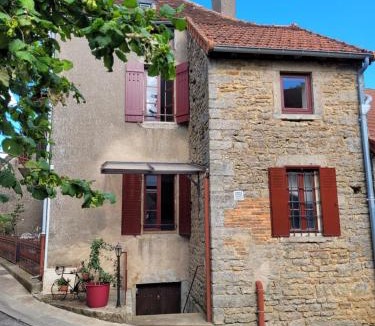 Saint-Sernin-du-Plain Apartment | Logis du Mont
