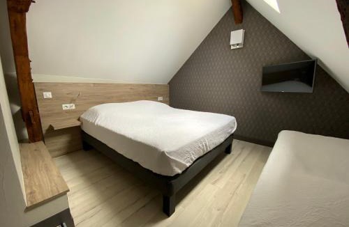 Chaumont-en-Vexin Hotel | LOGIS - Hôtel & Restaurant Saint Nicolas