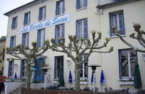 La Roche-Guyon Hotel | LOGIS Hôtel & Restaurant - Les Bords de Seine