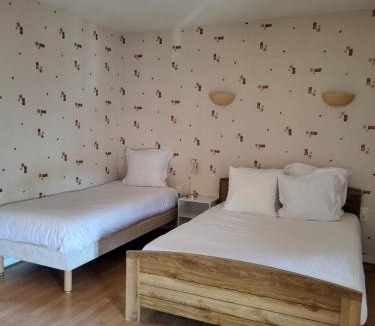 Pontgibaud Hotel | Logis Hotel restaurant de la Poste