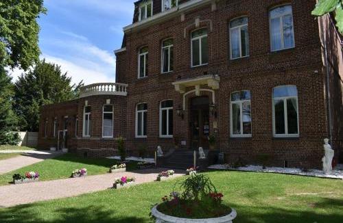 Corbehem Hotel | Logis Manoir de Fourcy
