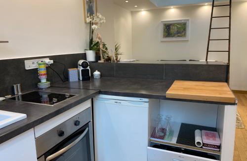 Les Iles Apartment | Lovely studio at Île Saint-Louis