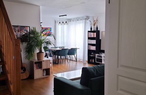 Conflans-Sainte-Honorine Apartment | Lumineux Duplex à 2 Minutes de la Gare et 10 Mins des Quais de Seine