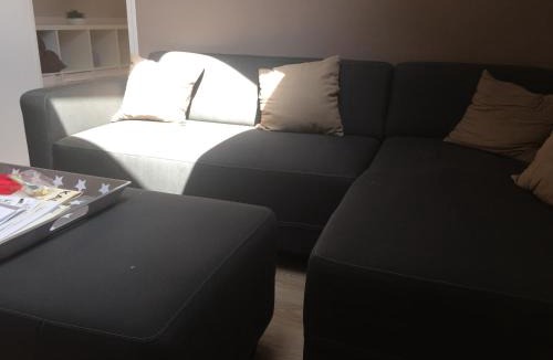 Ville Haute Apartment | Lumineux T2 Vieille ville 3pers parking gratuit - by La Source d'OrFée