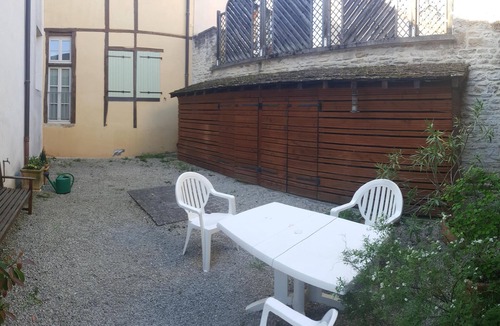 Pommard Apartment | Luxury first floor 4* apartment close to amenities in noted wine village
