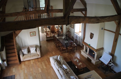 Rouelle House | Luxury Holiday Home * with Pool, Spa, and Sauna a haven of serenity!