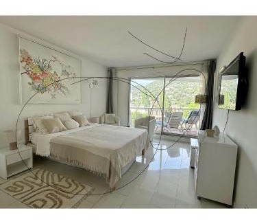 20th Arrondissement Apartment | Métro Gambetta