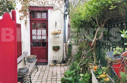 Villiers-sur-Seine Cottage | Magical Cottage with Garden