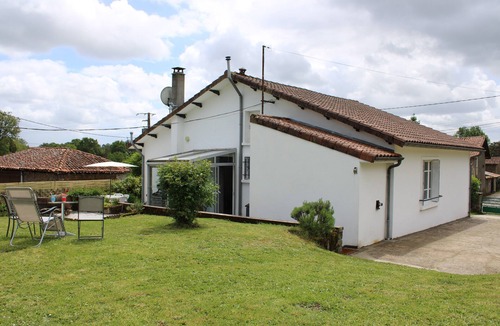 Saint-Quentin-sur-Charente House | Maison de Campagne et Grand Jardin Clos au Coeur D'une Nature Préservée
