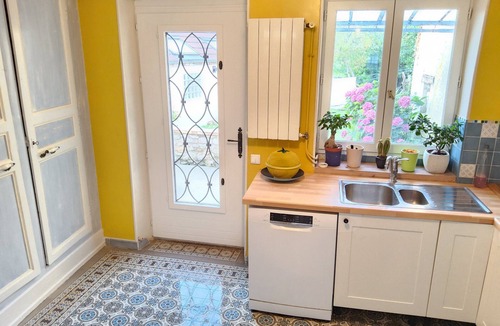Villiers-sur-Morin House | Maison 10personnes+1banquette Pour 1 Enfant Jardin 300m2 et Barbecue Avec Bois