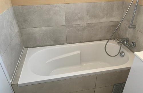Pierrelaye House | Maison 2 chambre, salon, 5 couchage 57 rue du drain 95480 Pierrelaye