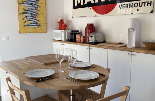 Bernay House | Maison Avec Jardin/Parking en Centre-ville, la Plage en Train!