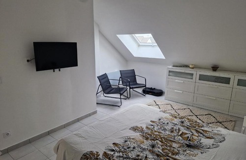 Cambronne-les-Clermont Villa | Maison calme avec jardin, vue champs et bois