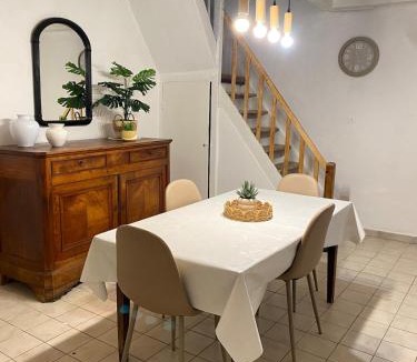 La Trimouille House | Maison cosy avec cour privée - Calme et nature, La Trimouille