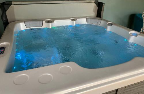 Nogent-sur-Vernisson House | Maison détente avec jacuzzi spa massant