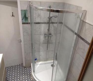 La Courneuve Hostel | Maison d'hôte la Courneuve