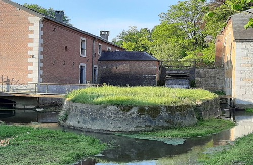 Bousignies-sur-Roc House | Maison de Campagne en Pierre Bleue-wifi et Parking